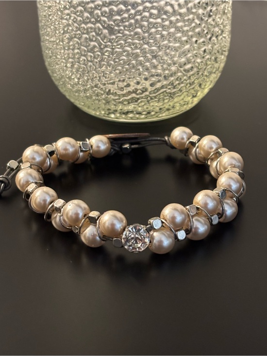 Williamy Jewelry - Vintage Willamy Pearl Bracelet